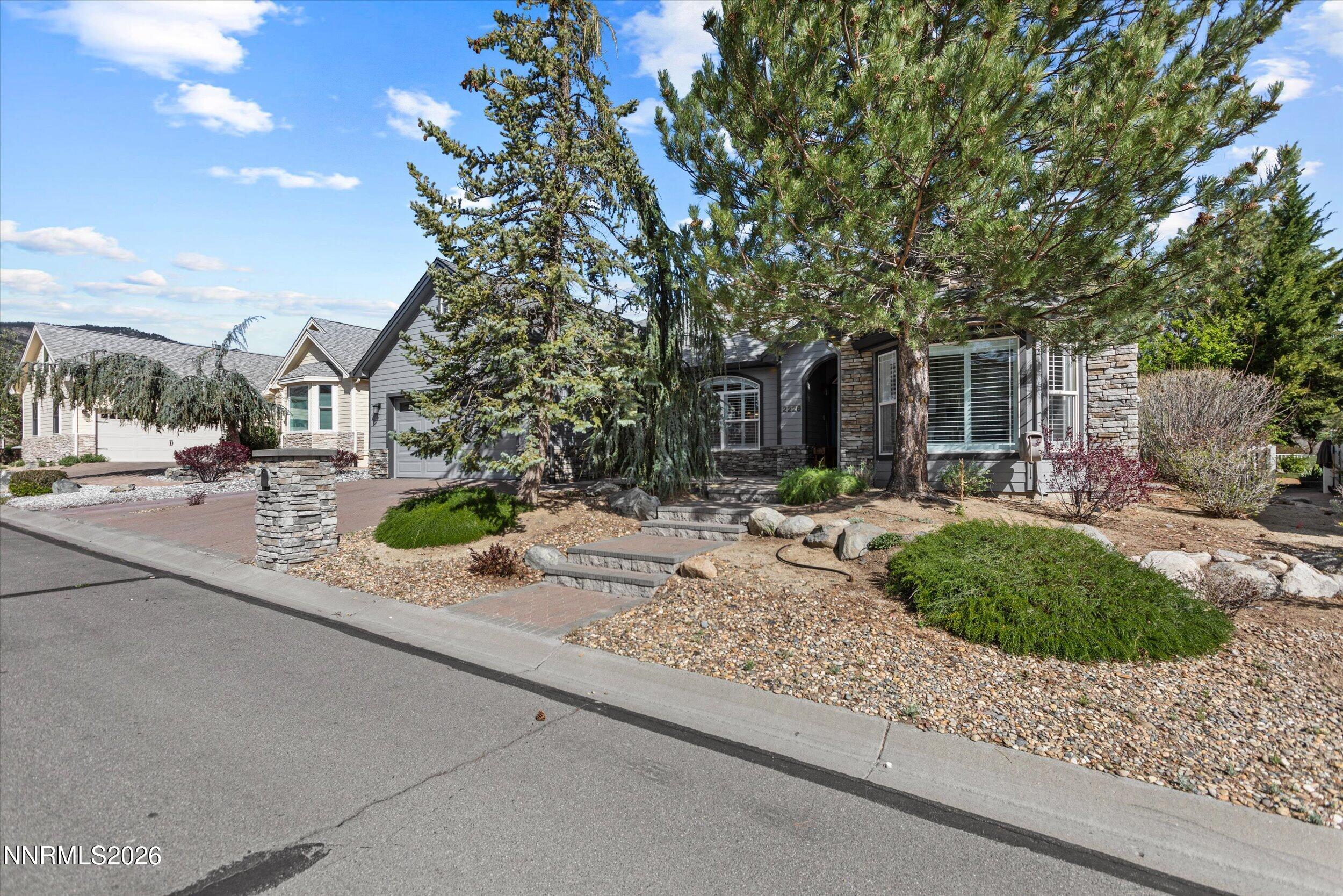 2226 Oak Ridge Drive Carson City, NV 89703 - Photo 4 of 46 04-0Y7A5409