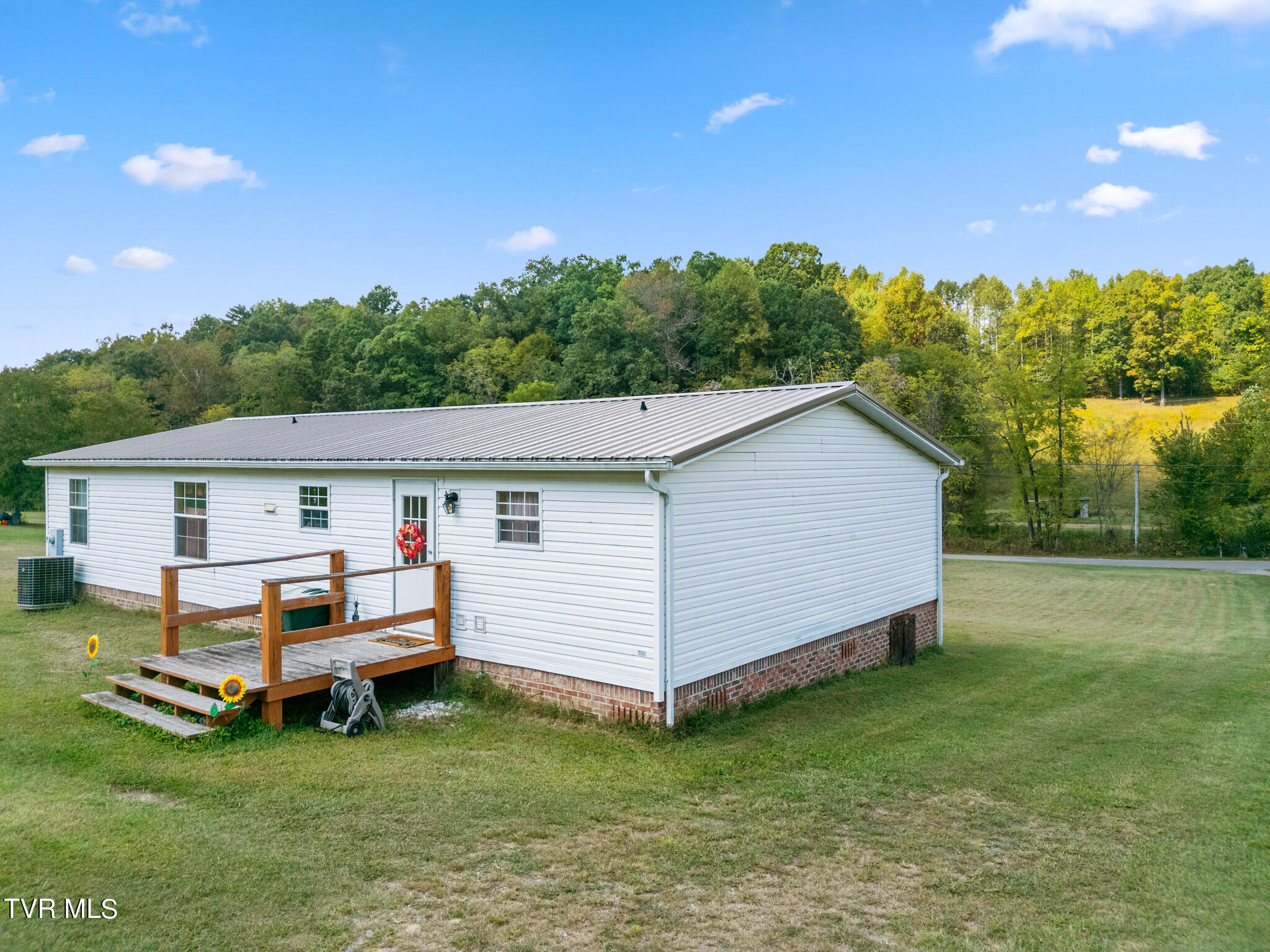 1549 Frank Roberts Road Afton, TN 37616 - Photo 4 of 24 Frank Roberts Rd-06
