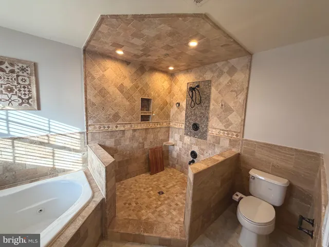 $7,900 | 728 18th Street South, Arlington, VA 22202