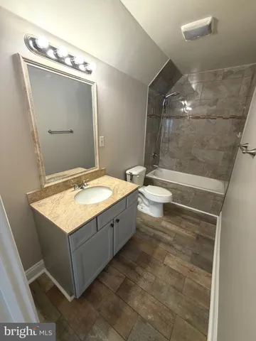 $7,900 | 728 18th Street South, Arlington, VA 22202