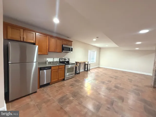 $7,900 | 728 18th Street South, Arlington, VA 22202