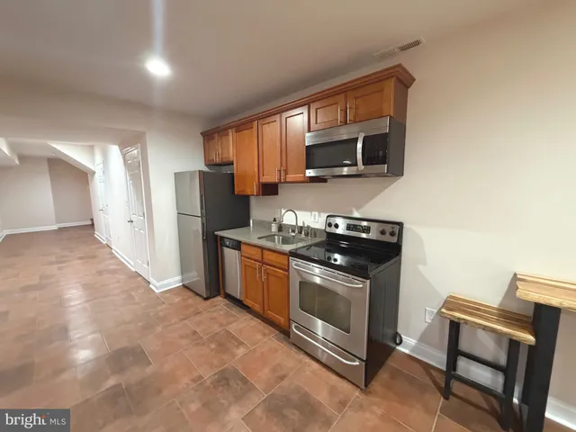 $7,900 | 728 18th Street South, Arlington, VA 22202