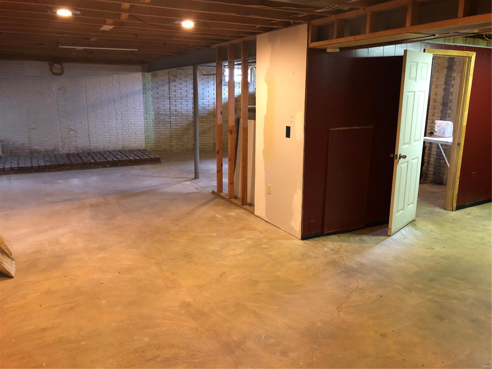 320 Big Arch Road Godfrey, IL 62035 - Photo 23 of 27 Gallery Image 23
