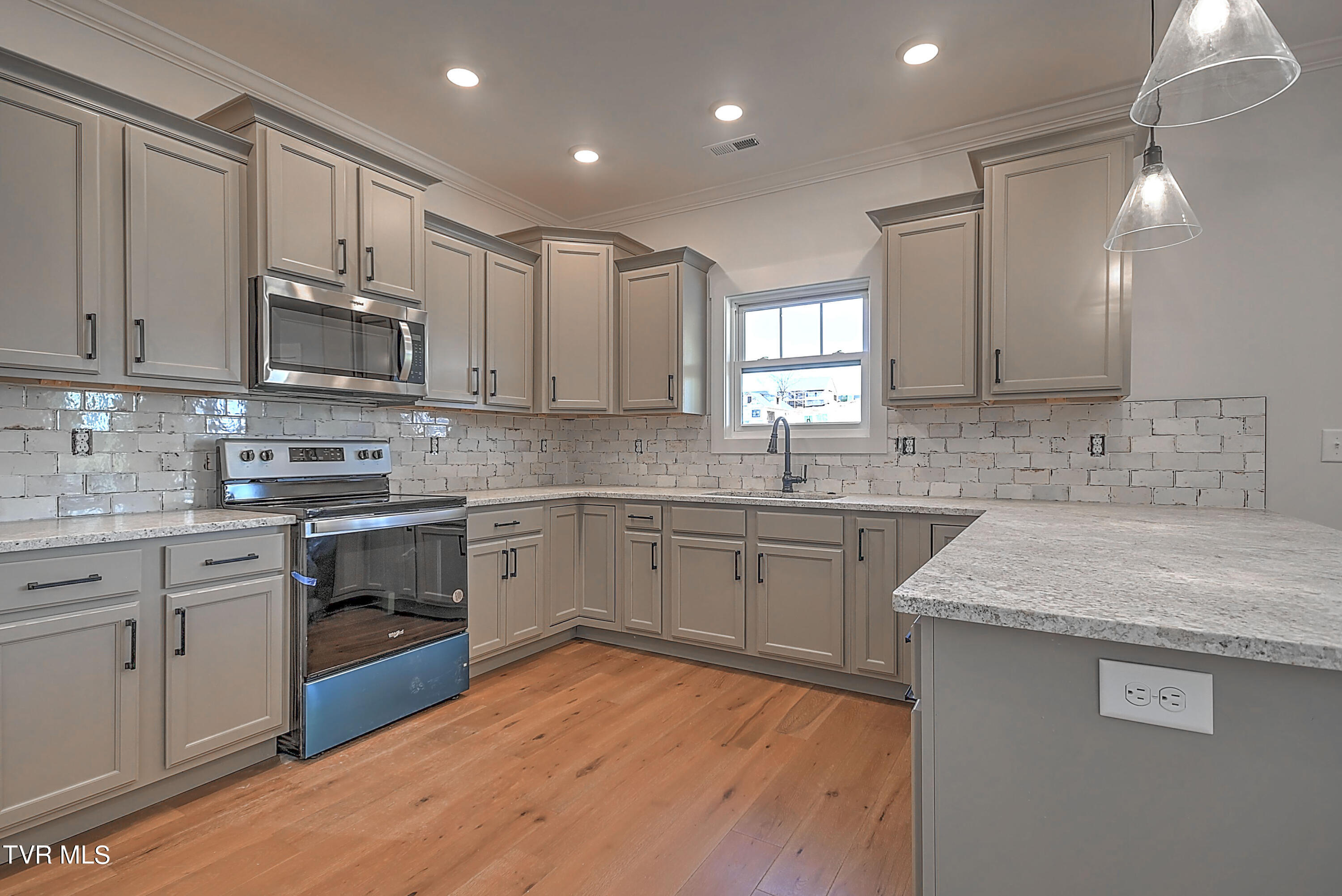 397 Dean Archer Road Jonesborough, TN 37659 - Photo 17 of 28 397 Dean Archer DH-18