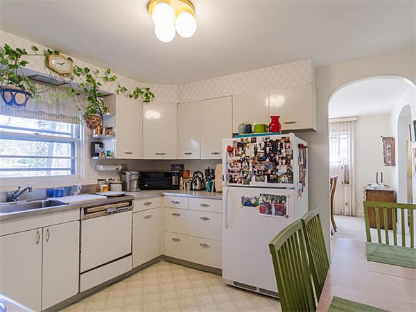 114 Eastbourne Road Newton, MA 02459 - Photo 5 of 16
