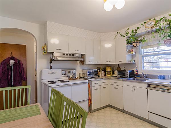 114 Eastbourne Road Newton, MA 02459 - Photo 7 of 16