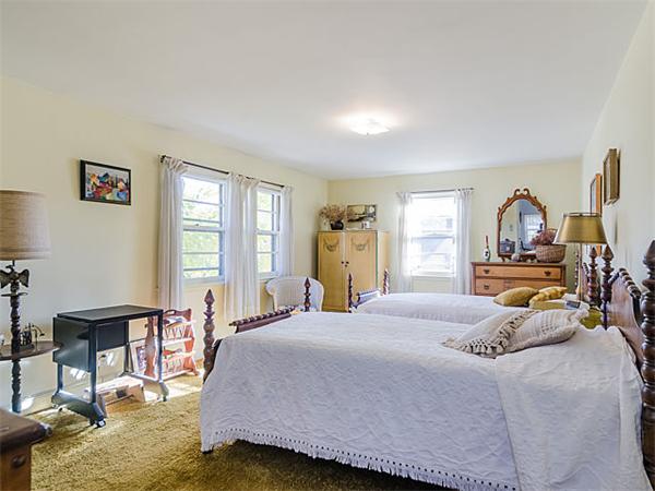 114 Eastbourne Road Newton, MA 02459 - Photo 9 of 16