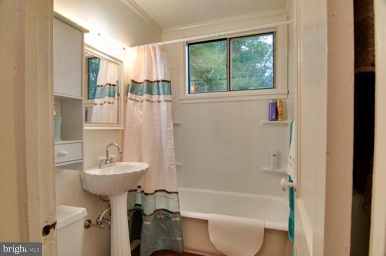 9 Research Road, Unit E Greenbelt, MD 20770 - Photo 11 of 27 Bath #1