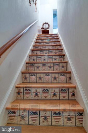 9 Research Road, Unit E Greenbelt, MD 20770 - Photo 12 of 27 Staircase