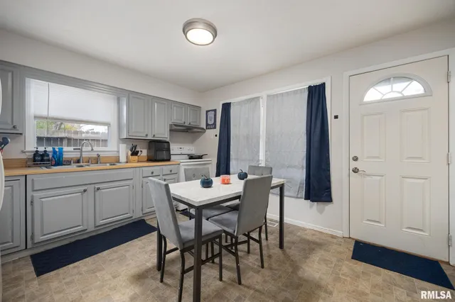 $159,000 | 1411-1413 East Tripp Avenue, Unit 2, Peoria, IL 61603