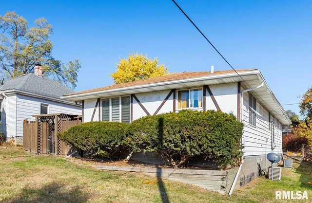 $159,000 | 1411-1413 East Tripp Avenue, Unit 2, Peoria, IL 61603