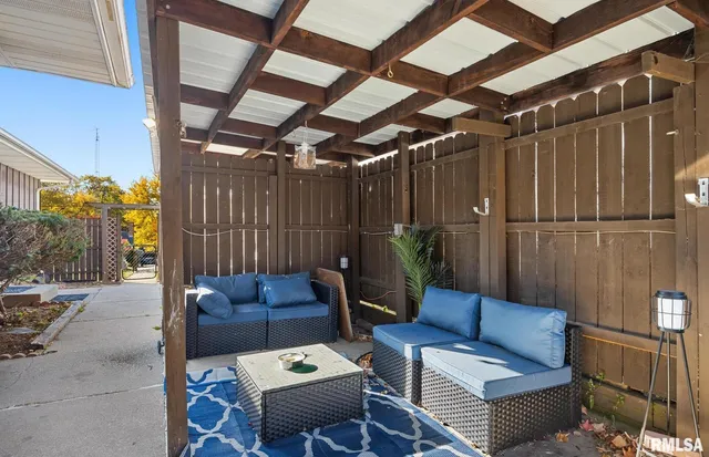 $159,000 | 1411-1413 East Tripp Avenue, Unit 2, Peoria, IL 61603