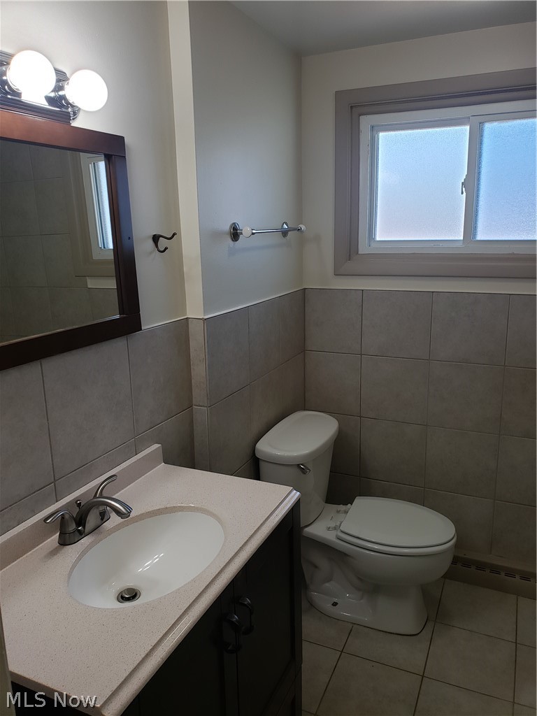 6305-07 Ridge Road Parma, OH 44129 - Photo 22 of 35 BATHROOM UNIT 2