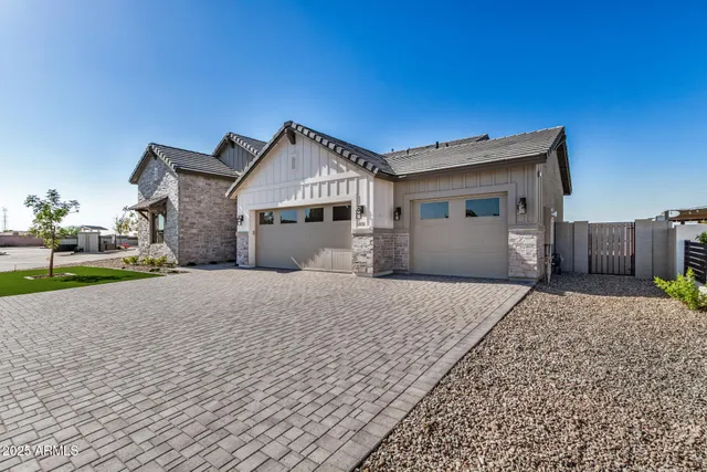 a house view with a outdoor space