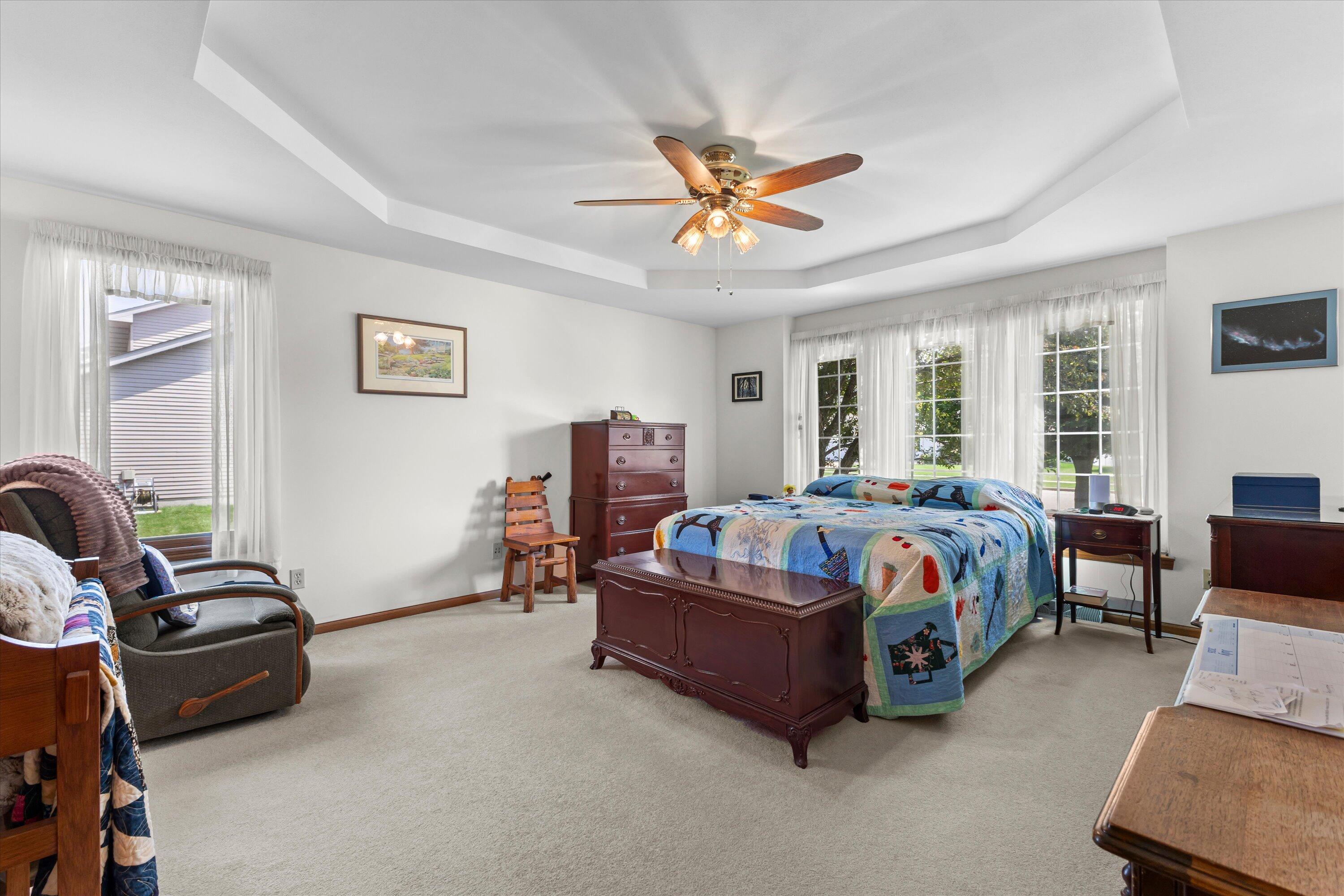 4922 26th Street Kenosha, WI 53144 - Photo 16 of 40 Primary bedroom with tray ceiling