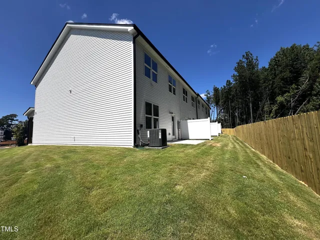 a picture of a black and white photo