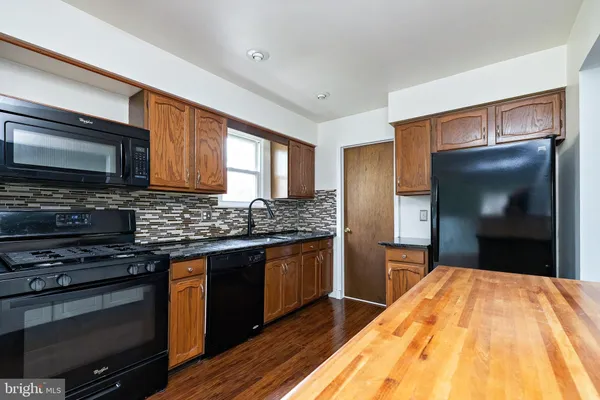 $320,000 | 61 Oak Forest Drive, Sicklerville, NJ 08081
