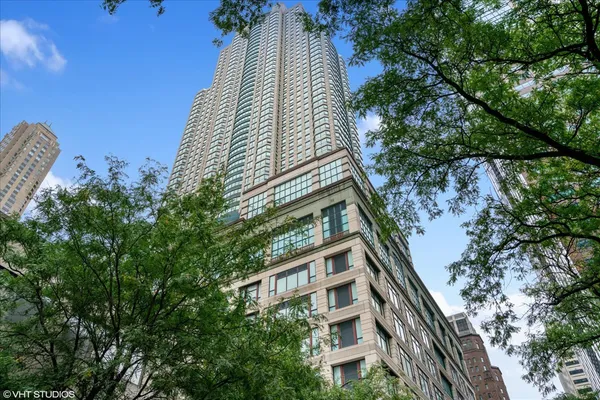 $8,000 | 100 East Huron Street, Unit 4703, Chicago, IL 60611