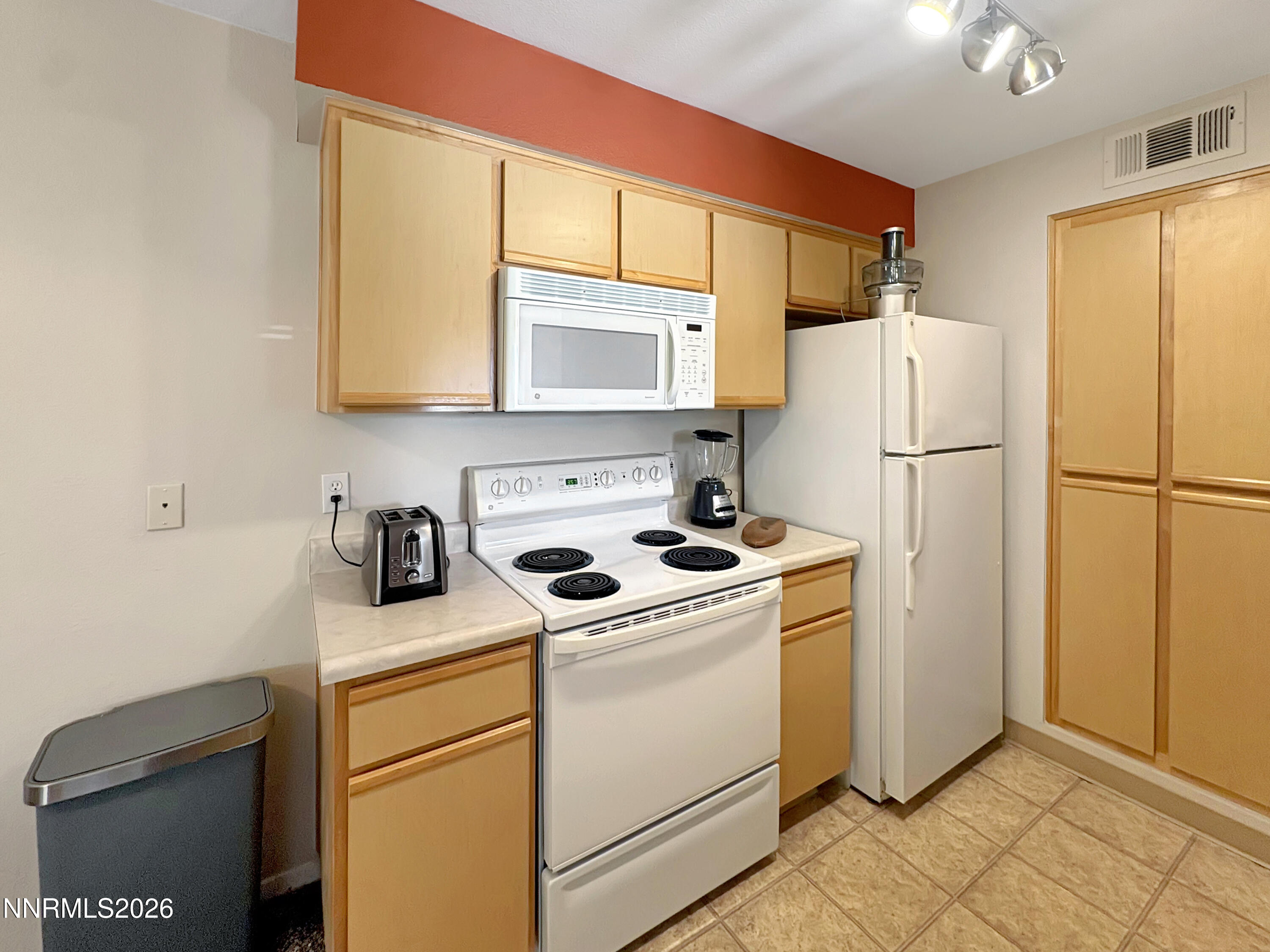 6850 Sharlands Avenue, Unit M2074 Reno, NV 89523 - Photo 8 of 21 IMG_3484