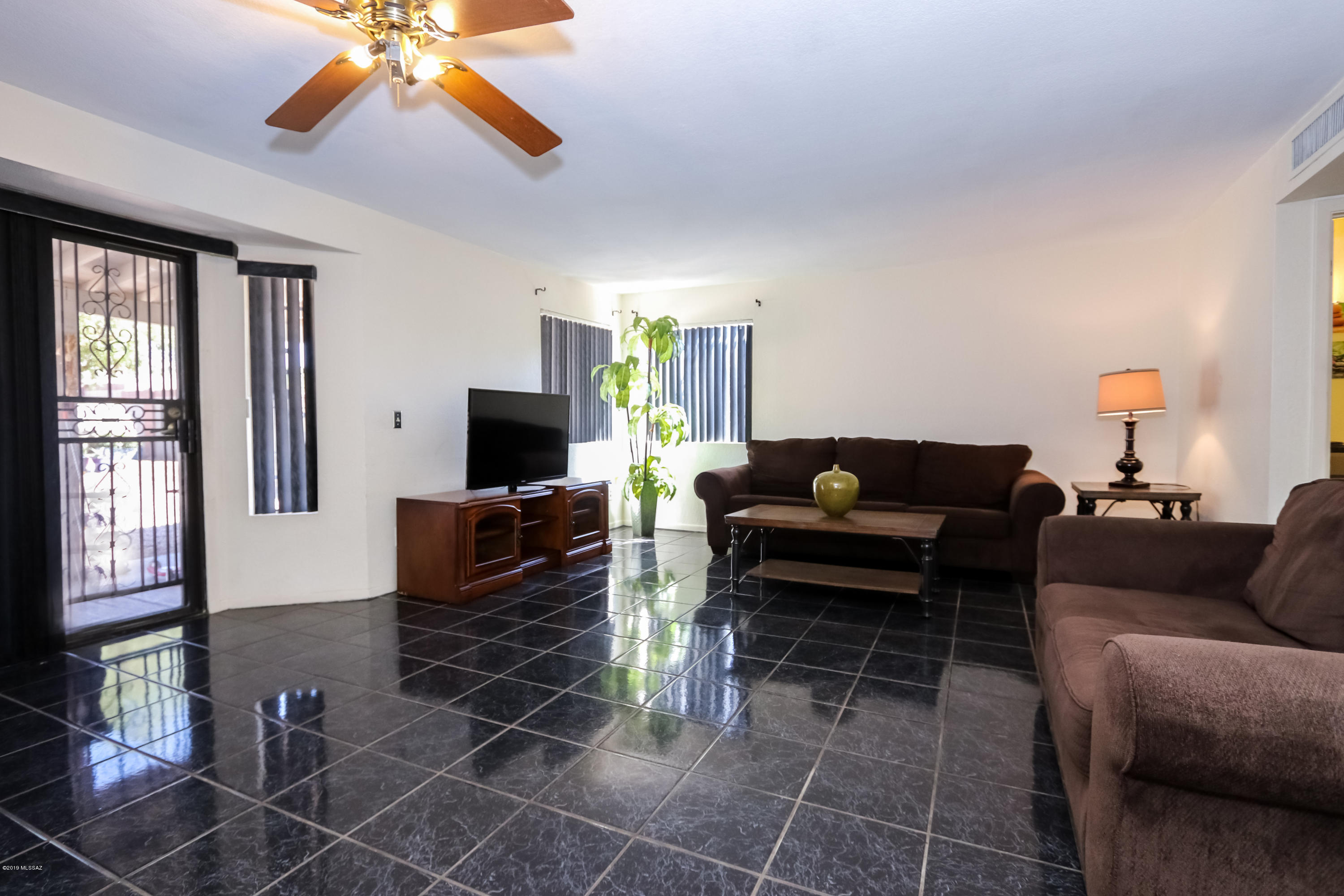 2600 West Flamebrook Road Tucson, AZ 85741 - Photo 8 of 32 Gallery Image 8