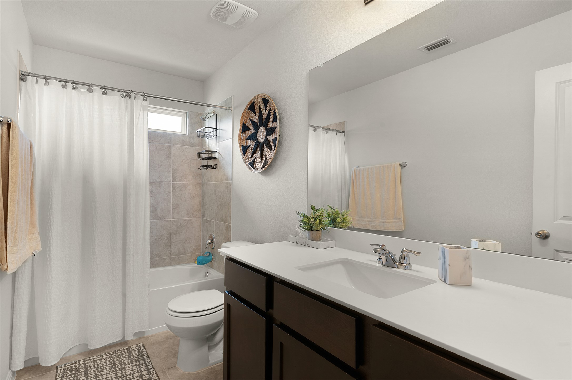 925 Stampede Road San Marcos, TX 78666 - Photo 31 of 39 2nd Full Bathroom