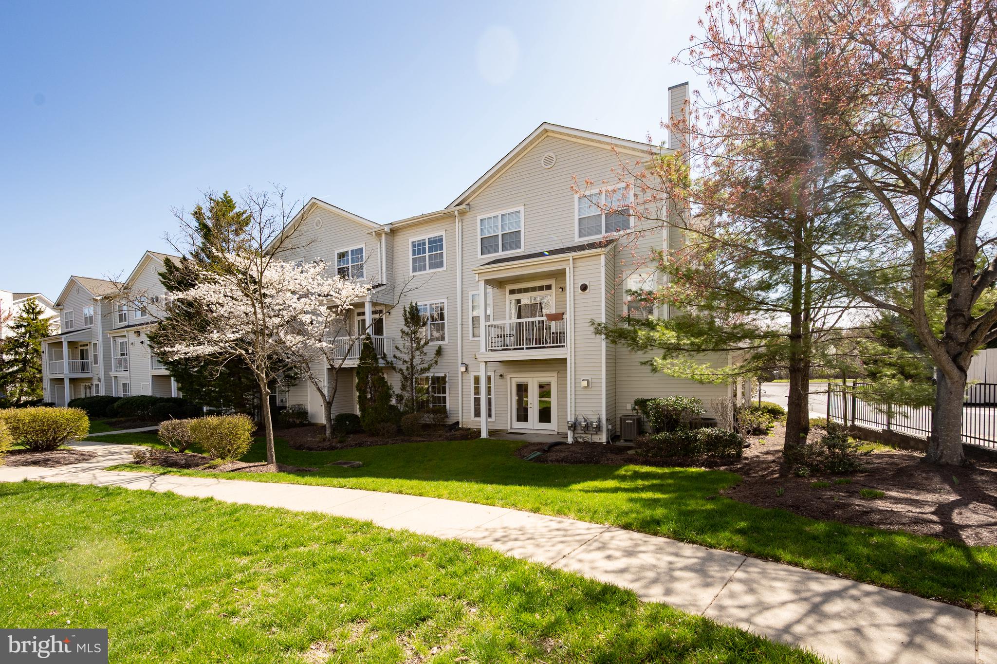13048 Cabin Creek Road, Unit 13048 Herndon, VA 20171 - Photo 18 of 54 PATIO VIEW