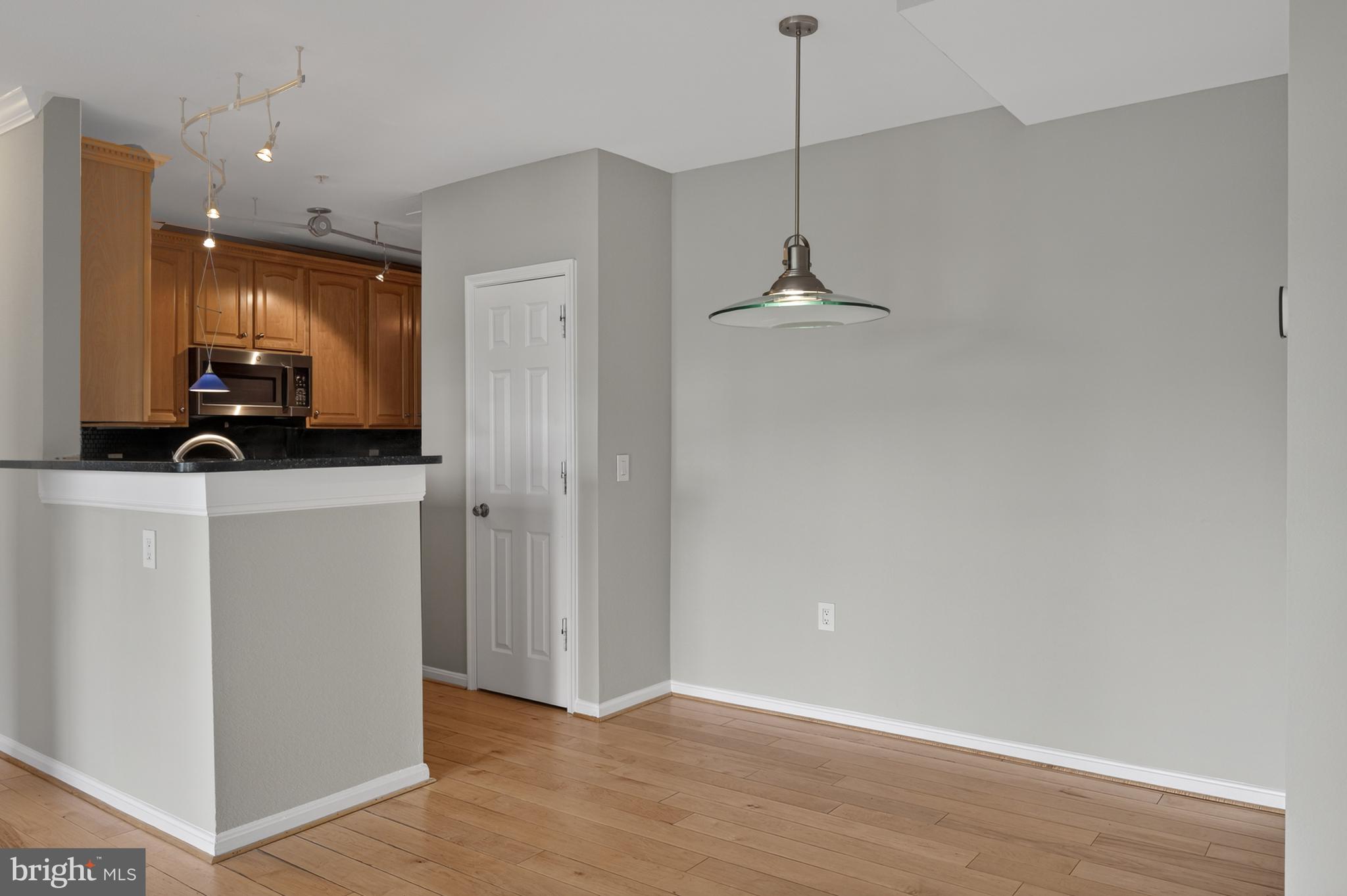 13048 Cabin Creek Road, Unit 13048 Herndon, VA 20171 - Photo 20 of 54 DINING AREA 2