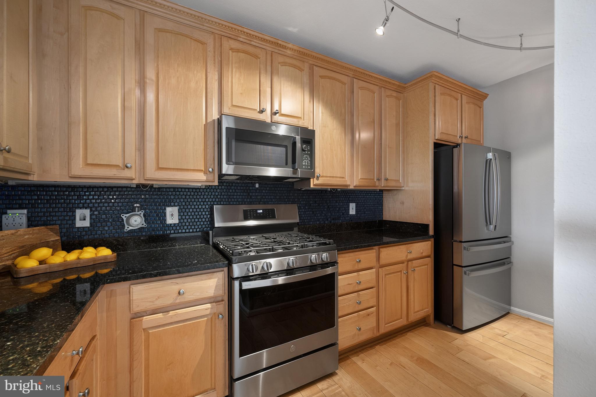 13048 Cabin Creek Road, Unit 13048 Herndon, VA 20171 - Photo 23 of 54 KITCHEN 2