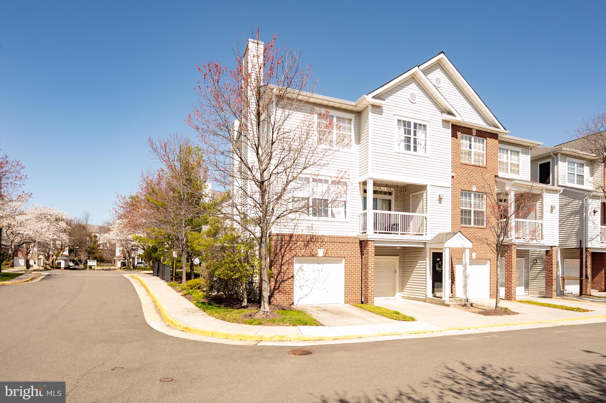 13048 Cabin Creek Road, Unit 13048 Herndon, VA 20171 - Photo 5 of 54 1-CAR GARAGE (A)