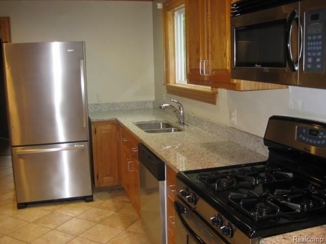 2861 Kenmore Road Berkley, MI 48072 - Photo 14 of 38 Gallery Image 14