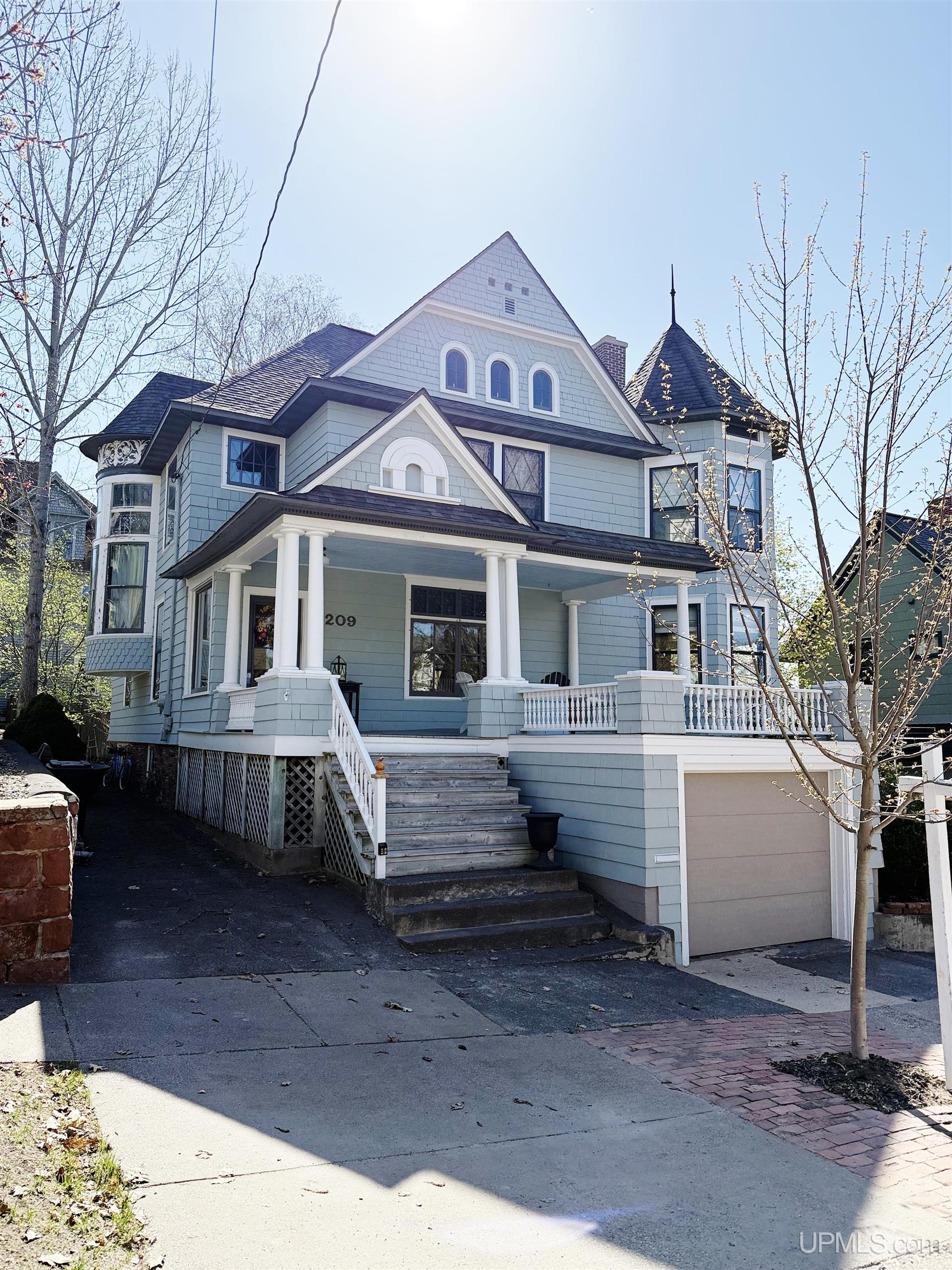 209 Center Street Hancock, MI 49930 - Photo 1 of 54 Gallery Image 1