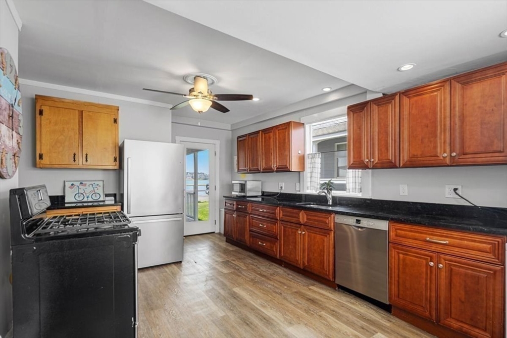 36 Sunset Avenue Hull, MA 02045 - Photo 4 of 25