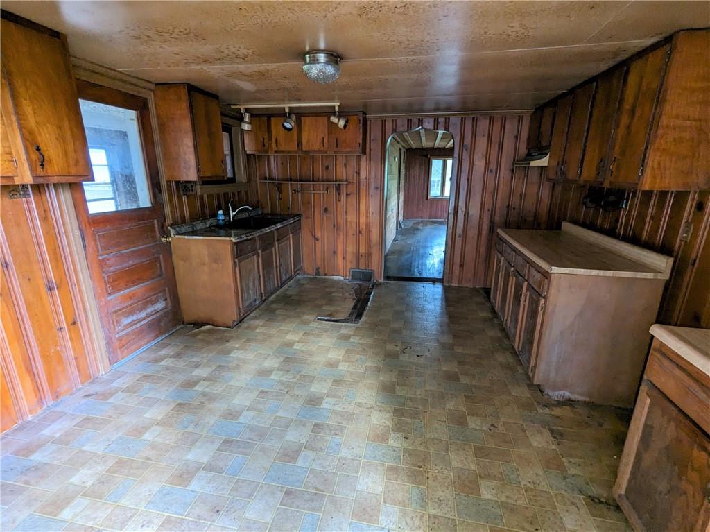 2041 Dinner Bell - 5 Forks Road Farmington, PA 15437 - Photo 6 of 10