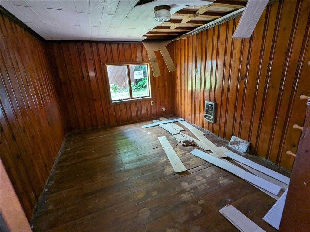 2041 Dinner Bell - 5 Forks Road Farmington, PA 15437 - Photo 8 of 10 an empty room with windows