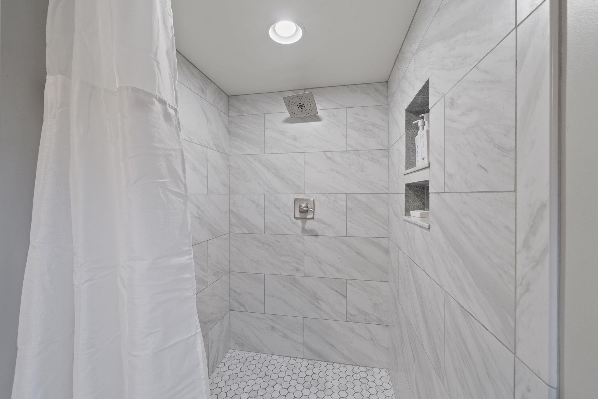 1991 Milden Road Columbus, OH 43221 - Photo 41 of 70 71-web-or-mls-DSC06924