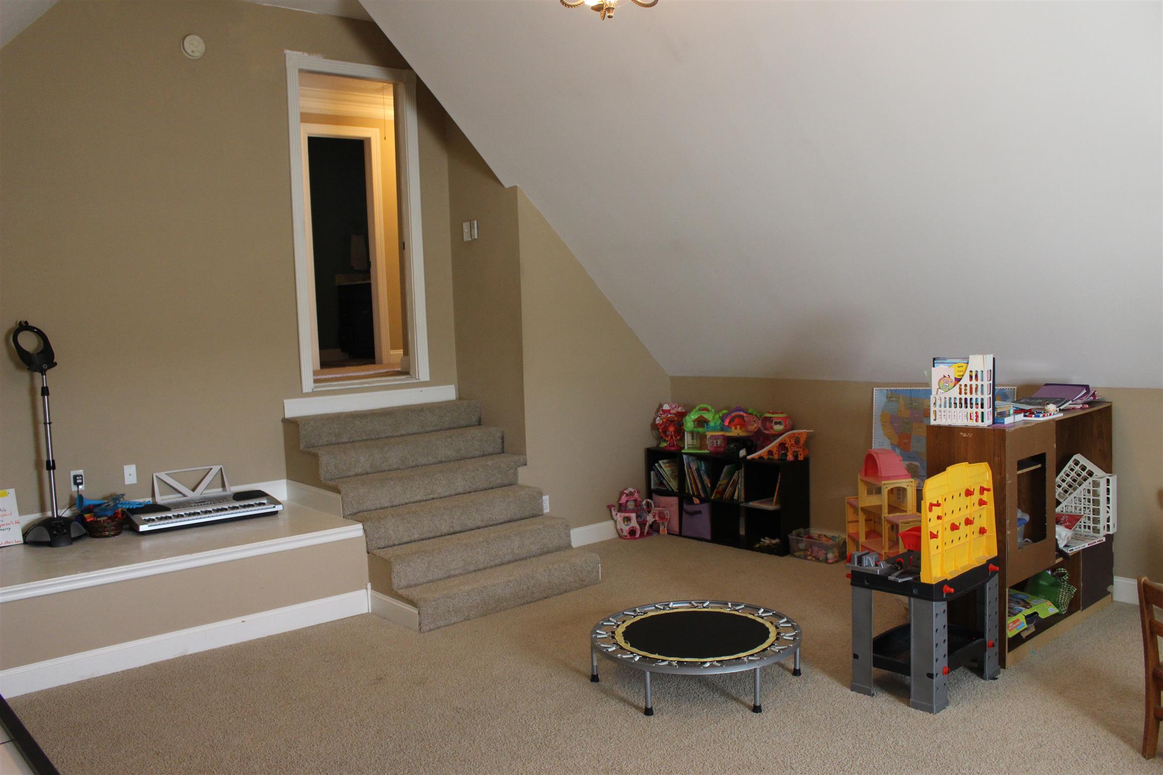 116 New Dawn Road Rockvale, TN 37153 - Photo 19 of 26 a living room with furniture and a table