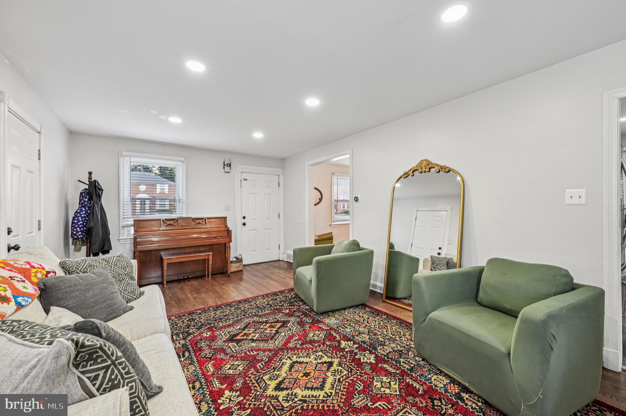 725 Milford Mill Road Pikesville, MD 21208 - Photo 5 of 49 Living Room