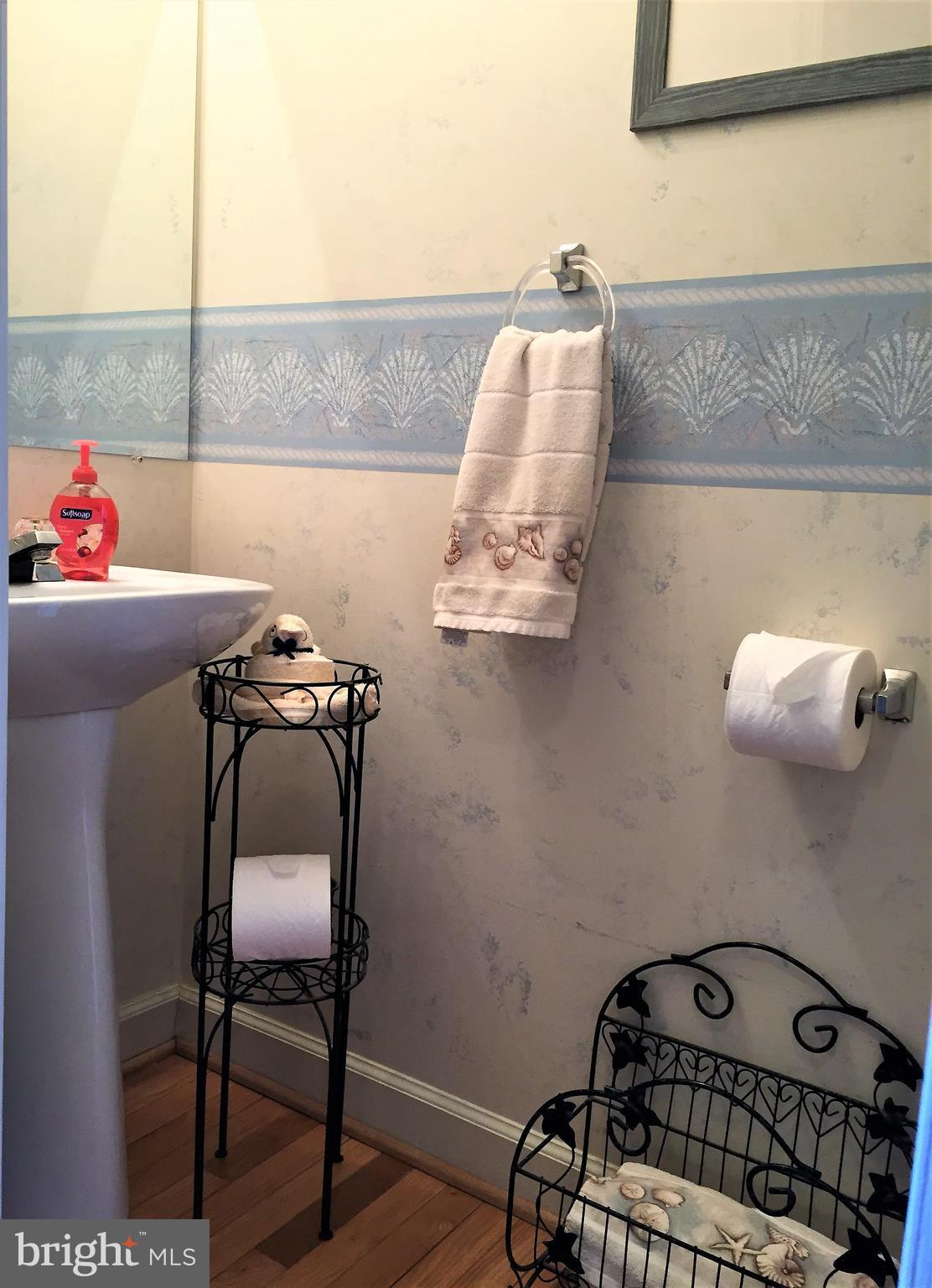 11406 Smiloff Road White Marsh, MD 21162 - Photo 11 of 30 1st Floor Powder Room