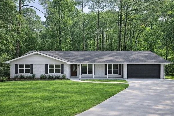 $283,800 | 110 Iris Circle, Pineville, LA 71360