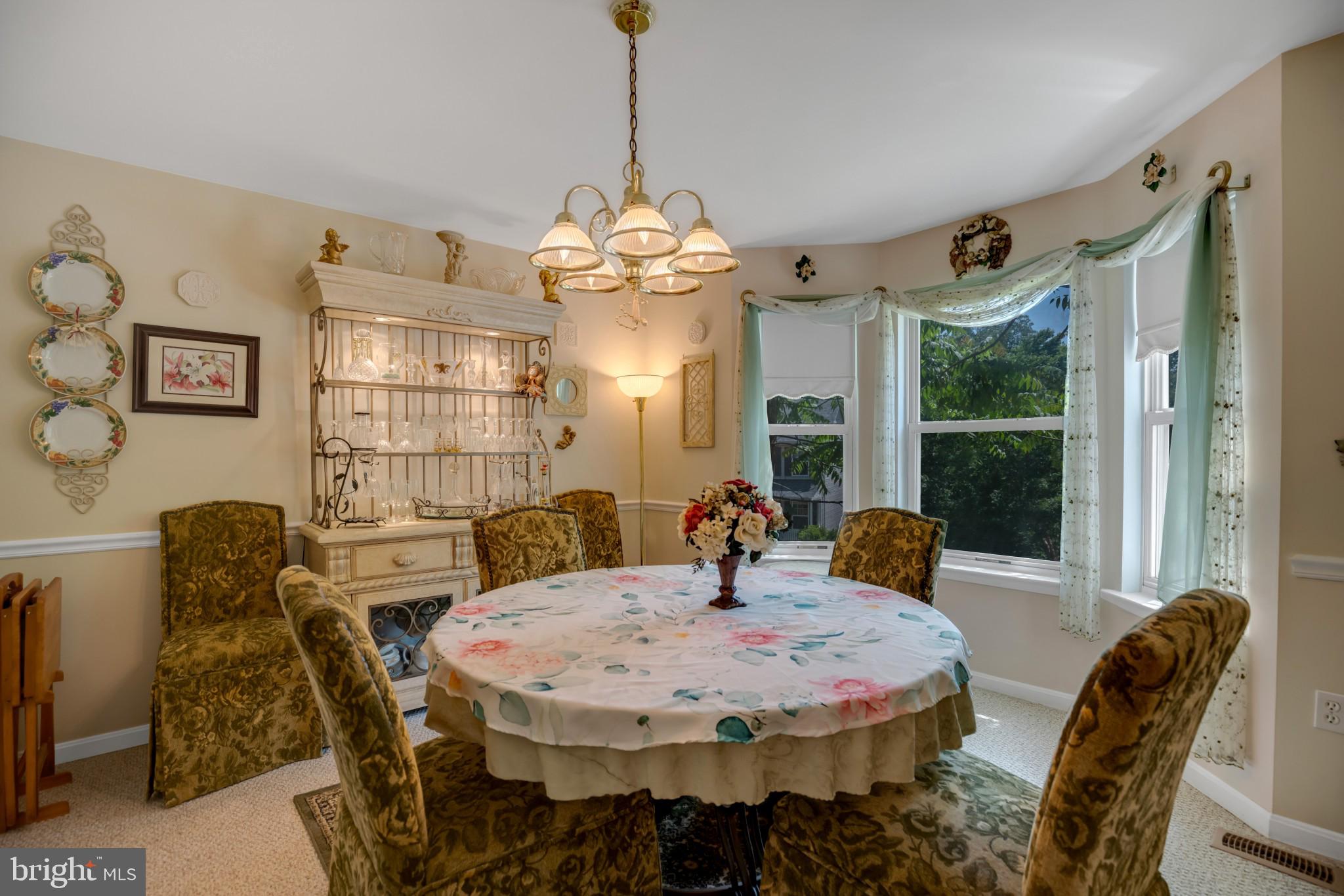 347 Rachaels Way Prince Frederick, MD 20678 - Photo 3 of 30 Dining room