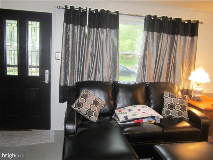 846 Andover Road Lansdale, PA 19446 - Photo 2 of 16 Gallery Image 2