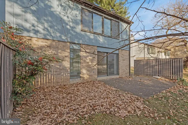 $565,000 | 1801 Ivy Oak Square, Unit 65, Reston, VA 20190