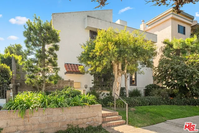 $1,395,000 | 922 Lincoln Boulevard, Unit 2, Santa Monica, CA 90403