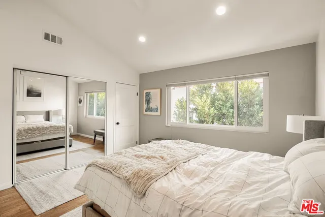 $1,395,000 | 922 Lincoln Boulevard, Unit 2, Santa Monica, CA 90403