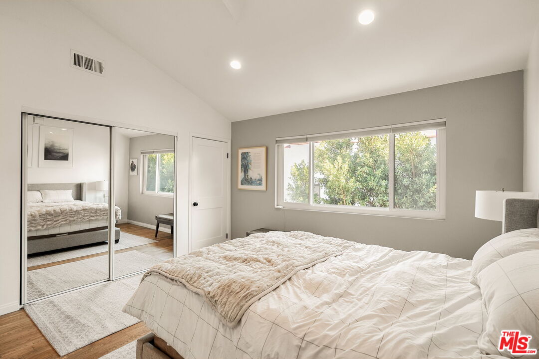 922 Lincoln Boulevard, Unit 2 Santa Monica, CA 90403 - Photo 8 of 14