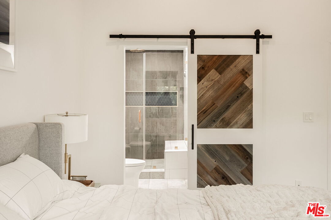 922 Lincoln Boulevard, Unit 2 Santa Monica, CA 90403 - Photo 9 of 14