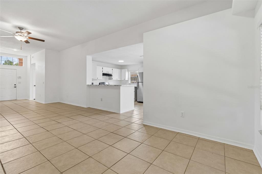 1103 Standing Reed Place Wesley Chapel, FL 33543 - Photo 5 of 26