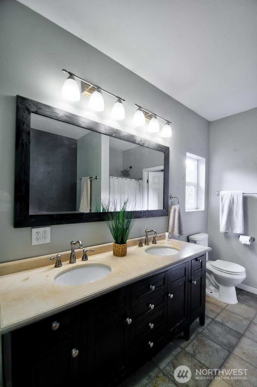 12515 Hubbard Road Southeast Rainier, WA 98576 - Photo 13 of 24 Gallery Image 13