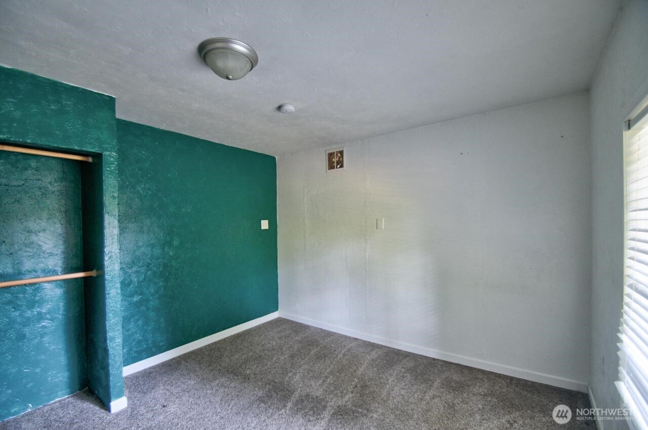 12515 Hubbard Road Southeast Rainier, WA 98576 - Photo 15 of 24 Gallery Image 15