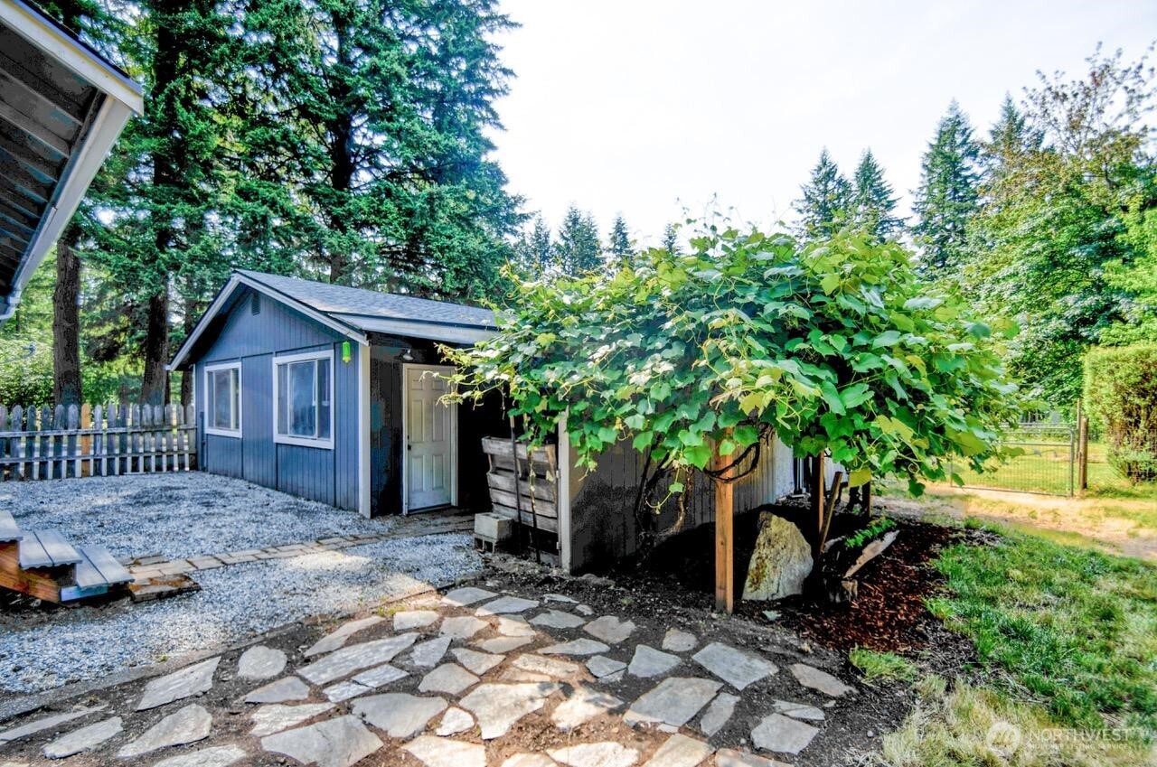 12515 Hubbard Road Southeast Rainier, WA 98576 - Photo 18 of 24 Gallery Image 18